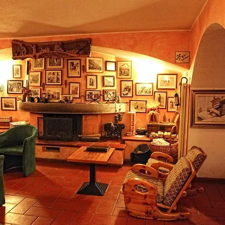 Hotel à L'hostellerie Du Paradis 3*