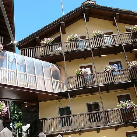à L'hostellerie Du Paradis 3*